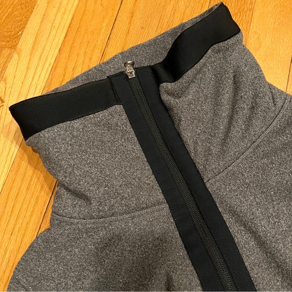 Lululemon Post Chaturanga Women’s Pullover Black / Ambient Grey / Black Size 6 - Picture 10 of 11